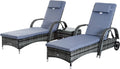 Ensemble de 2 chaises longues Outsunny avec matelas réglable et table basse en résine gris